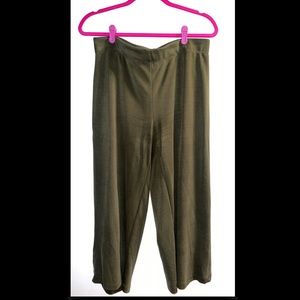 Super Soft Dark Green Crop Palazzo Pants L